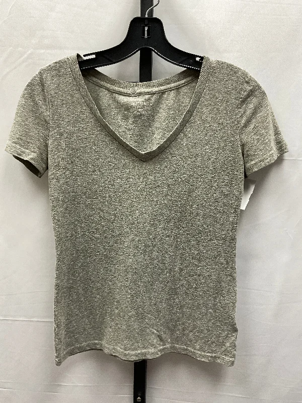 women's tops for business casual attireGrey Top Short Sleeve Basic Mossimo, Size Xs