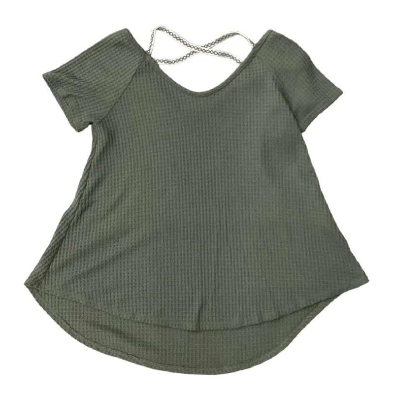 women's tops for those who want to add a personal touch to their wardrobe with unique and one-of-a-kind piecesGreen Top Short Sleeve Chicos, Size 2