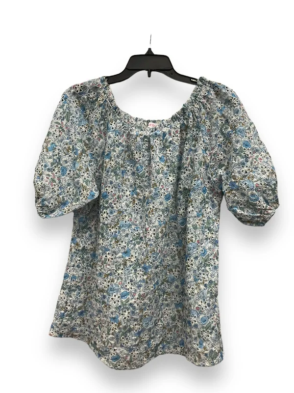 women's tops for maximalist fashion loversFloral Print Top Short Sleeve Clothes Mentor, Size Xl