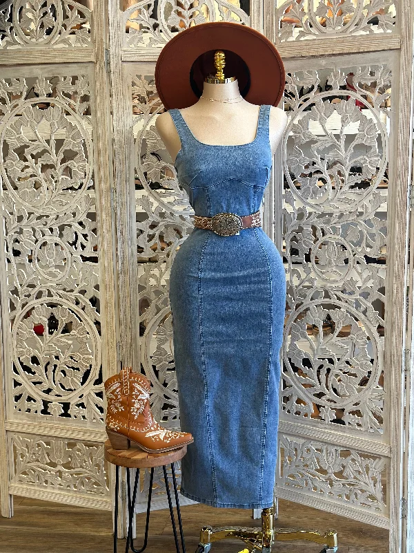 Custom DressScoop Back Denim Midi Dress - Estira Poco, Slightly Stretchy